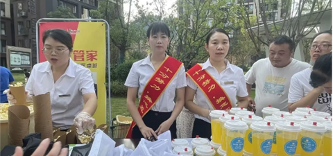 送清涼 贈(zèng)裝備 傳祝福 “神獸開(kāi)學(xué)季”匯德“禮”相待！
